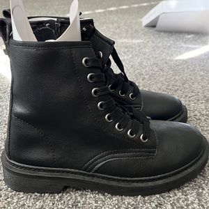 Steve Madden Black Leather Combat Boots Size 5.5